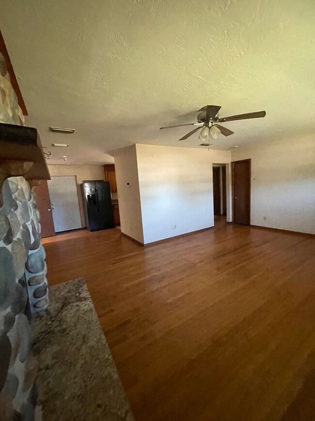 Photo - 2 Bed 1 Bath Home | Carport | Pet Friendly with Fenced Yard | Washer Dryer Hook Ups | Section 8 W...