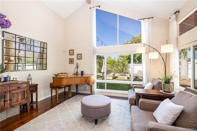 Photo - 4971 Hemlock