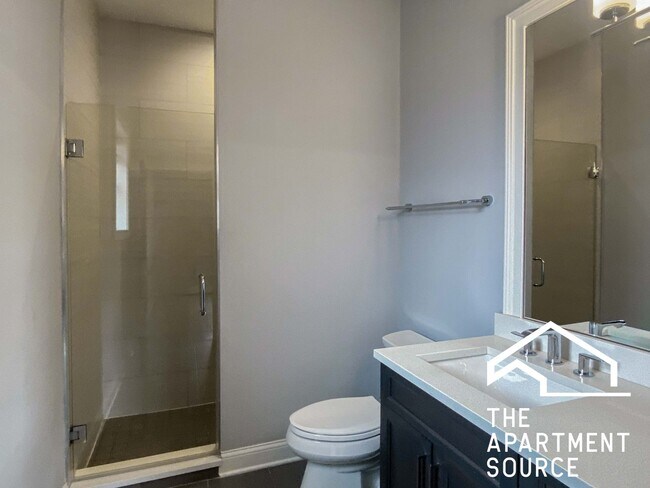 Photo - 1241 W Oakdale Ave Unit 3W