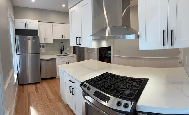 Photo - 53 Hawthorne St Unit 2B