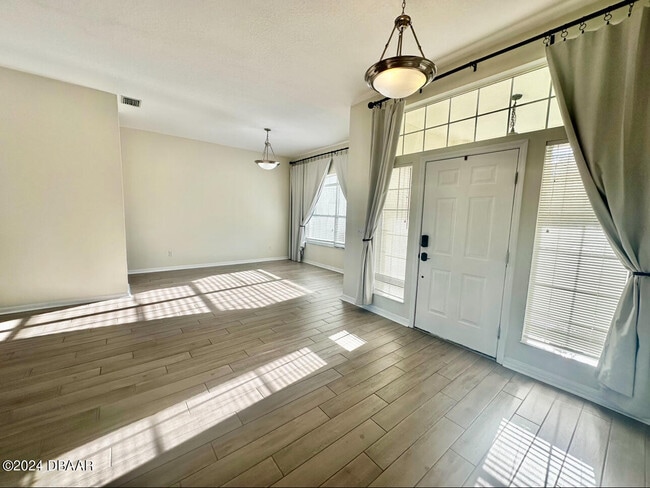 Photo - 1755 Creekwater Blvd