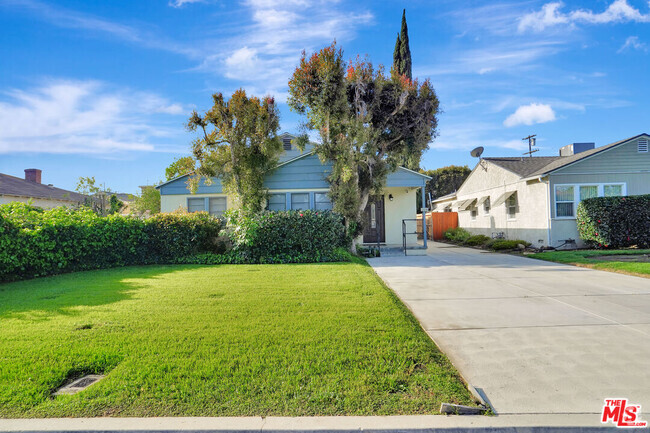 Building Photo - 12630 Martha St Rental