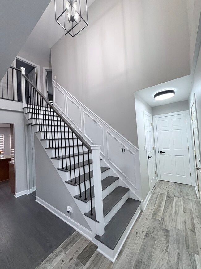 Photo - 1004 Longford Rd