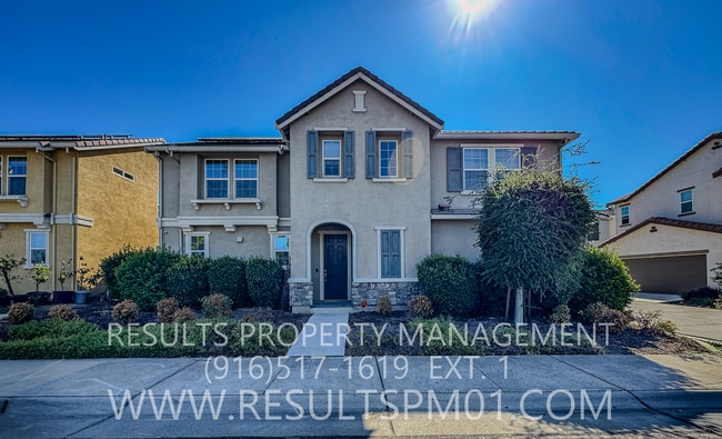 Beautiful Natomas 4 Bedroom Solar Home - Beautiful Natomas 4 Bedroom Solar Home