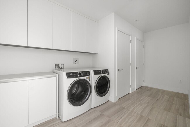 Photo - Luxurious Ritz-Carlton Residences