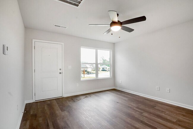Photo - 813 Ashford Dr