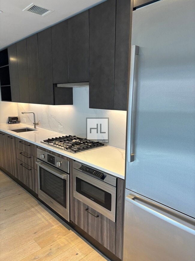 Beautiful 2 Bedroom 2 Bath In East Village... Apartment Unit 4E New