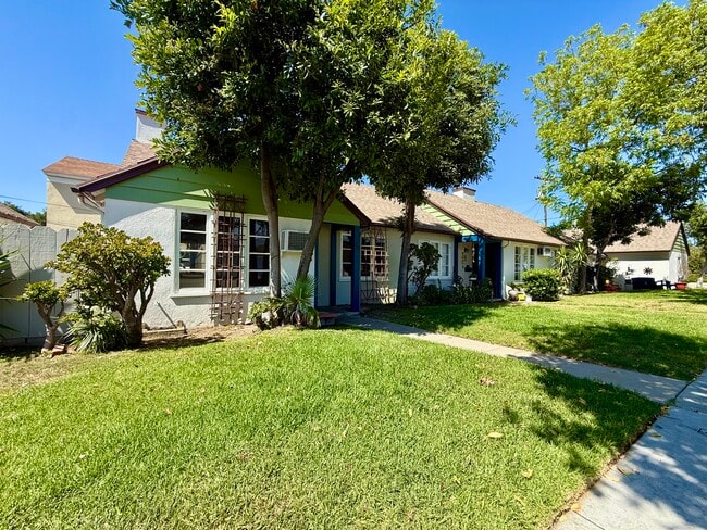 Building Photo - 1116 E Glenoaks Blvd Rental