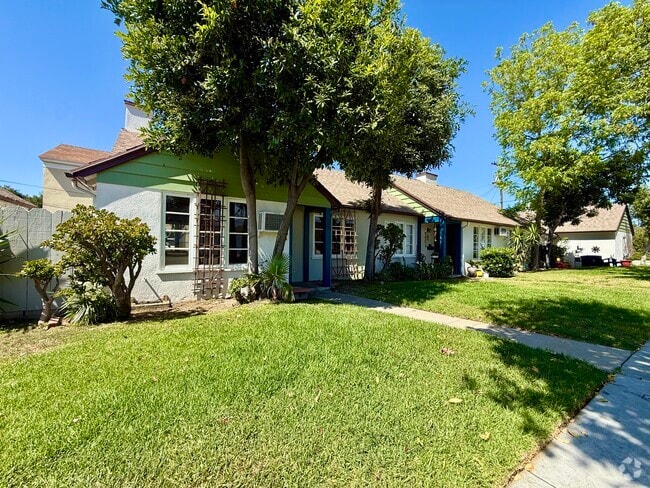 Building Photo - 1116 E Glenoaks Blvd Rental