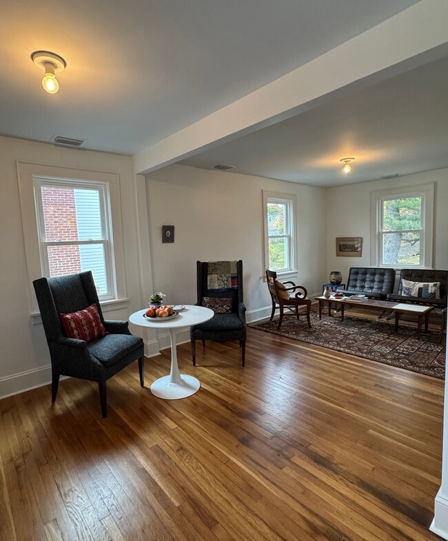 Building Photo - 43 Hoyt St