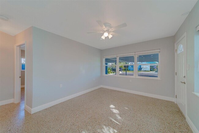 Photo - 13248 4th St E