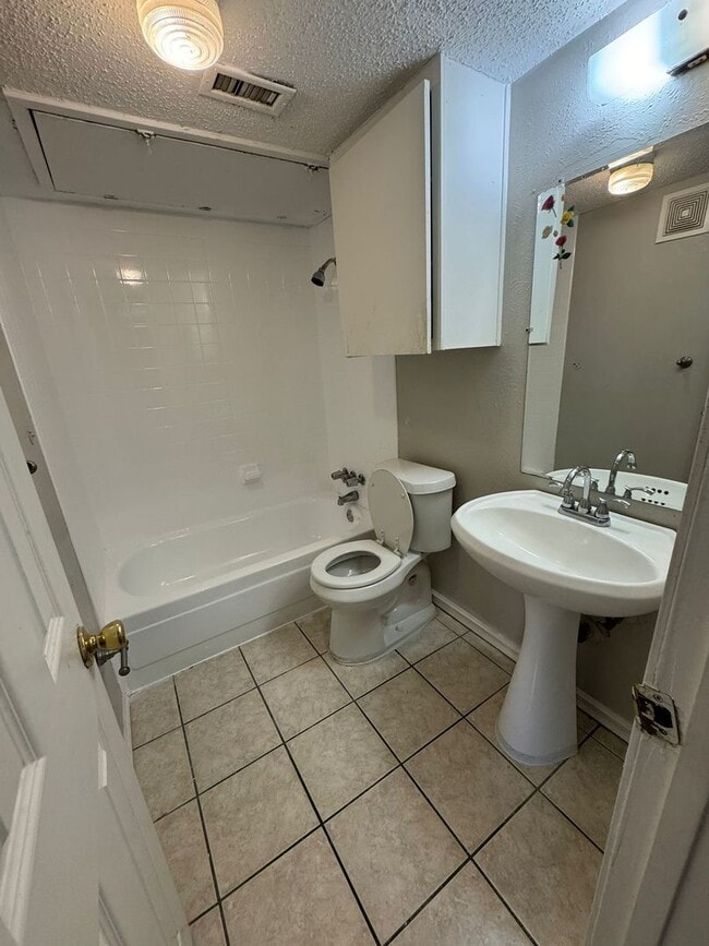 4630 Country Creek Dr