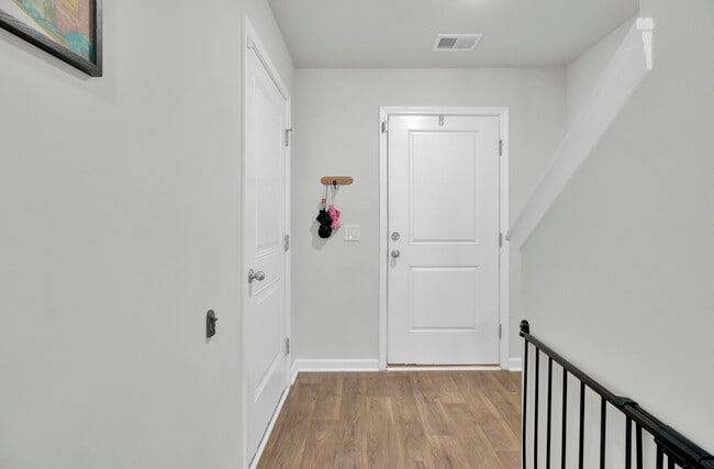 Photo - 102 Rosefield Ct