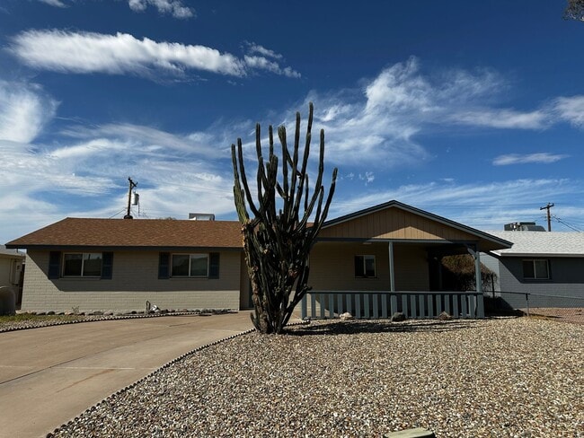 Building Photo - 3 BED ROOM HOME IN MESA WITH NO HOA