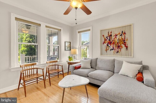 Photo - 821 Elder St NW
