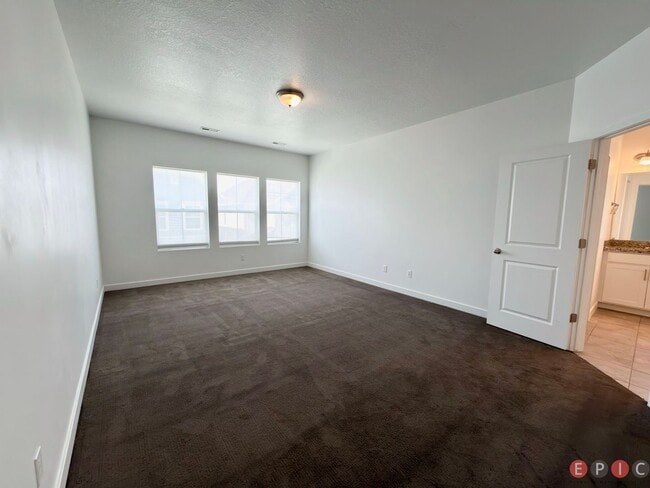 Photo - 4430 W 2550 N