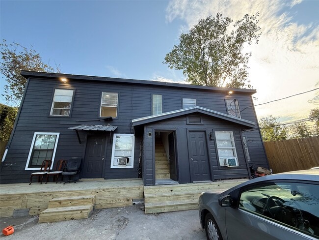 Building Photo - 4518 New Orleans St Unit 4