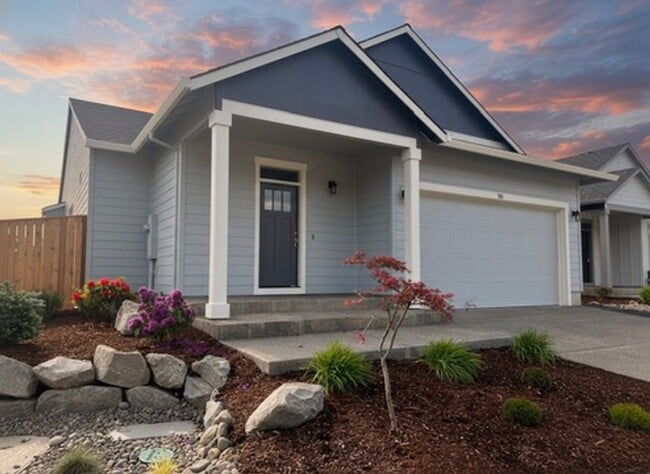 Building Photo - 3 Bedroom 2 Bath Silverton OR