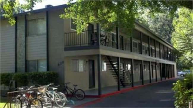 Building Photo - 630 W 4th St Rental
