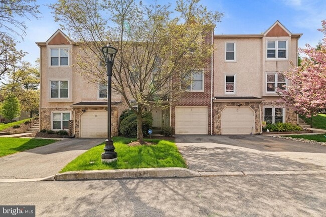 Photo - 37 White Pine Ct Townhome