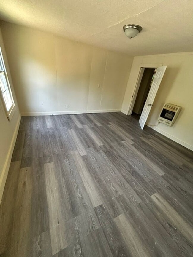 Photo - 82 Maple St