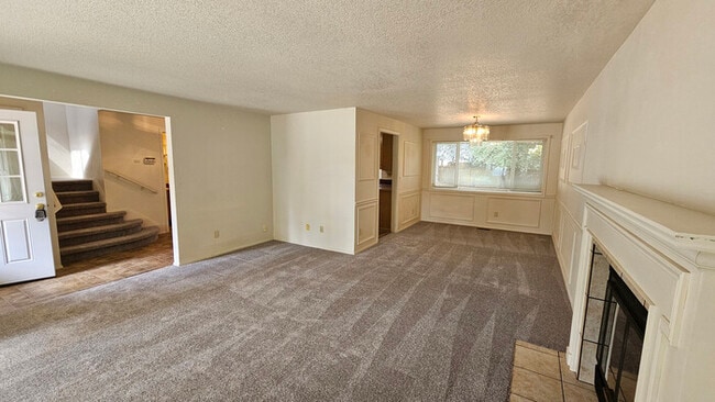 Photo - 2 story home in the Puyallup close to shopping