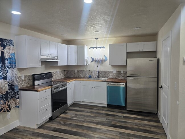 1332 Heather Ln