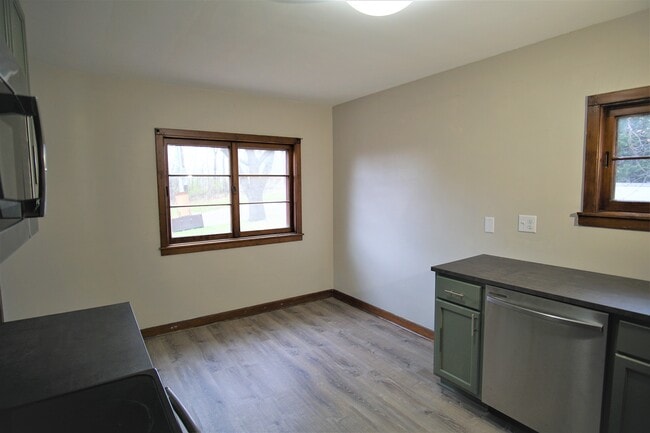 Photo - 15234 Upper 61st St N