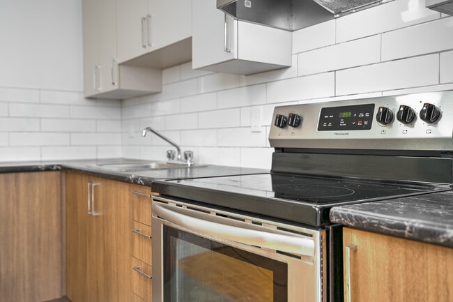 Photo - 5450 Chem. Queen Mary