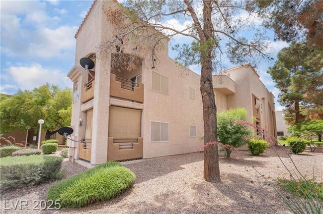 Photo - INVITING 2 BEDROOM TOP FLOOR CONDO IN A CE...