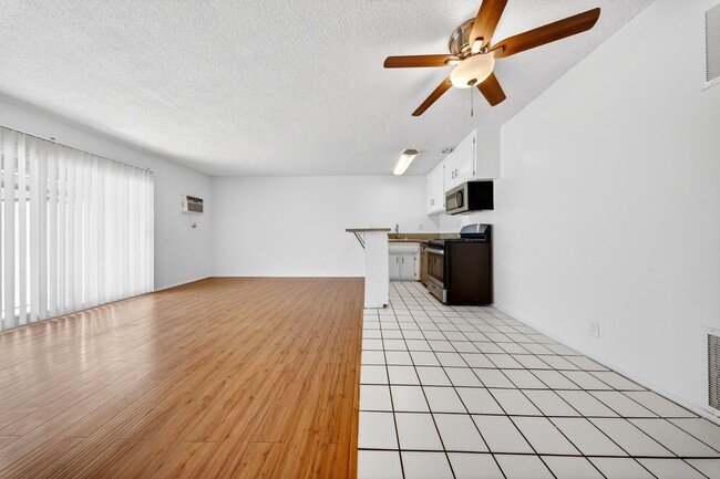 Photo - 9030 Harratt St.