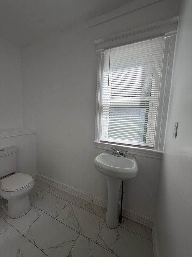 Photo - 4 bedroom spacious townhouse