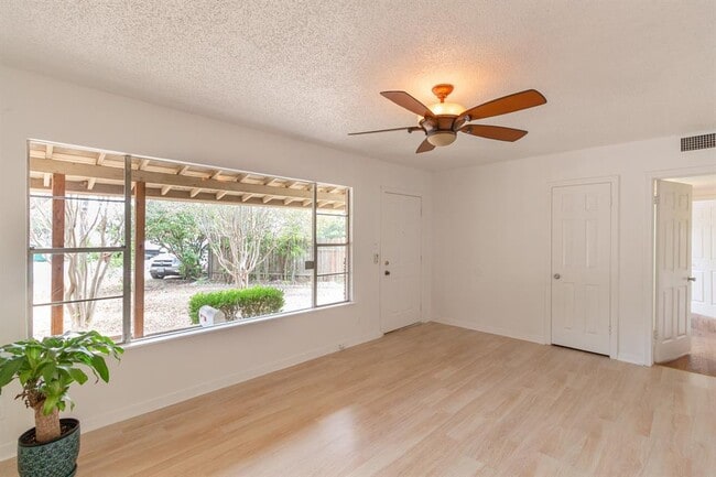Photo - 2305 Westforest Dr