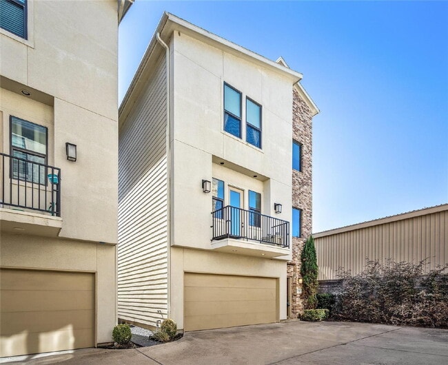 1720 Live Oak St