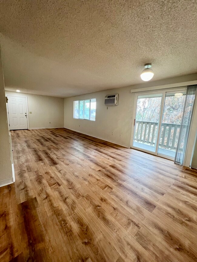 Building Photo - 632 N Tweedt St Unit #202