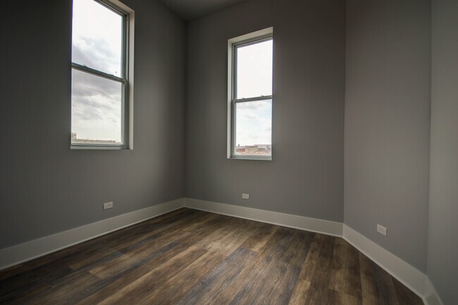 Photo - 1750 W 21st Pl Unit 2