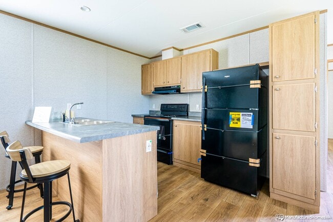 Building Photo - 160 Forrest Ave