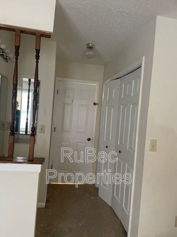 Photo - 525 Lex Dr