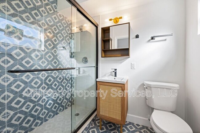 Photo - 3012 Broadway