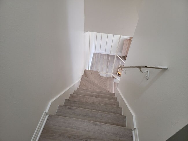 Photo - 3bed/1.5ba End Unit with Private Backyard & Patio