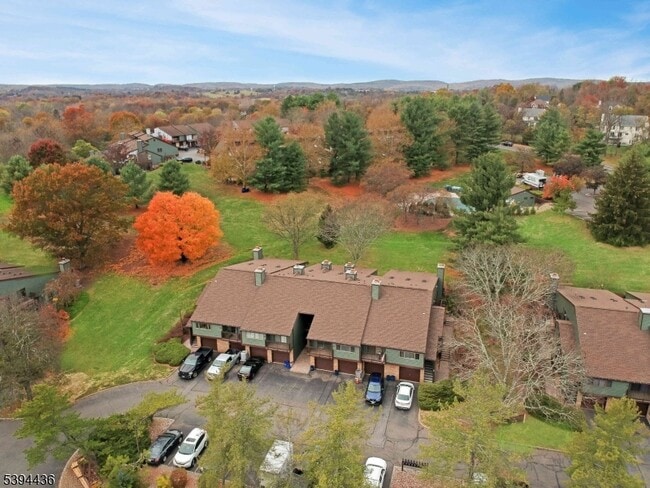 Building Photo - 70 Meadowview Dr