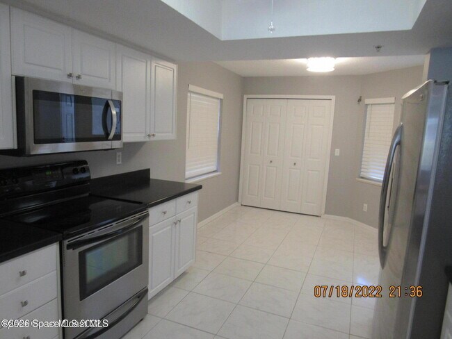 606 Shorewood Dr Unidad C304