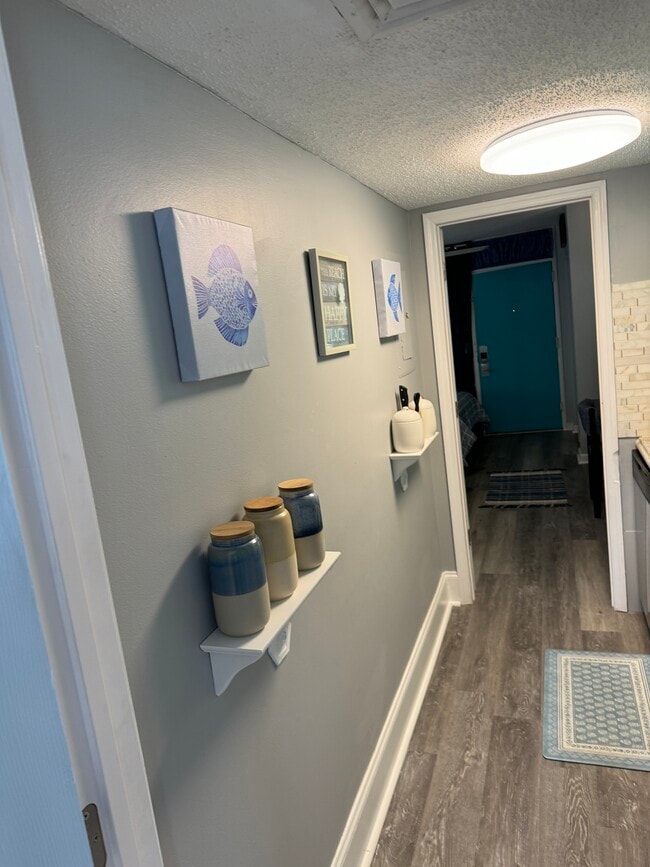 Building Photo - 210 75th Ave N Unit 4015