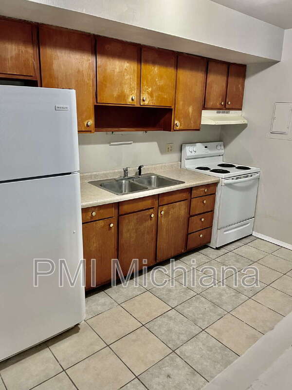 Photo - 2012 Lathrop St