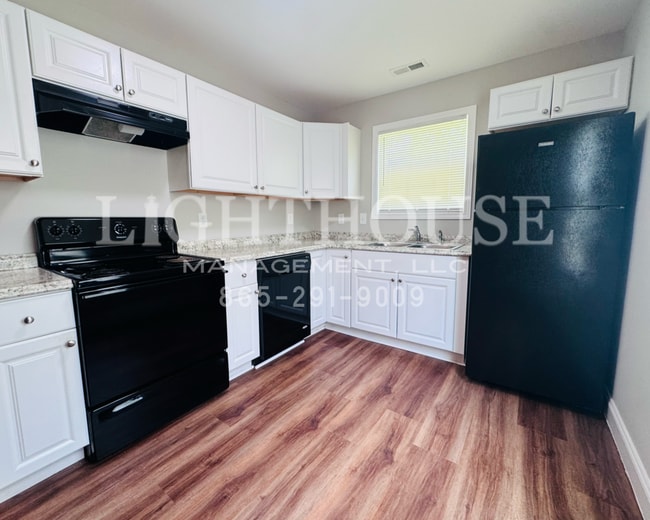 Building Photo - Charming 3-bedroom house in Halls!
