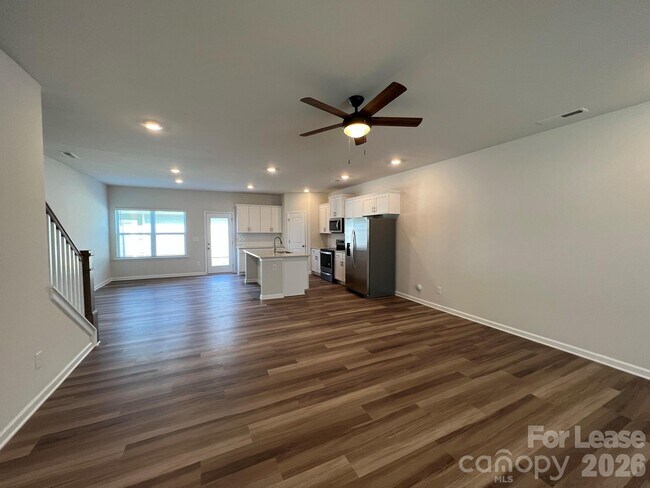 Photo - 208 Sagecroft Ln
