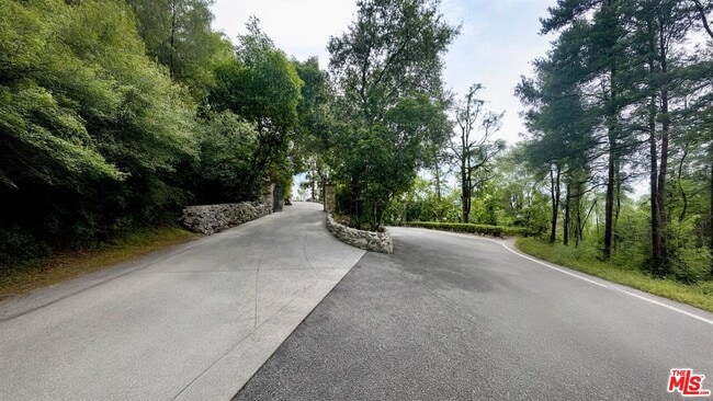 Photo - 1570 Melwood Dr