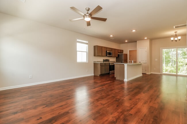 Photo - 131 Morning Line Dr