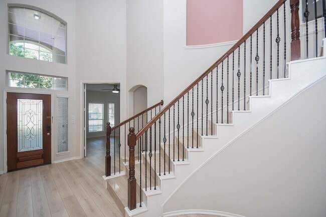 Building Photo - 26719 Wolfs Hill Ln