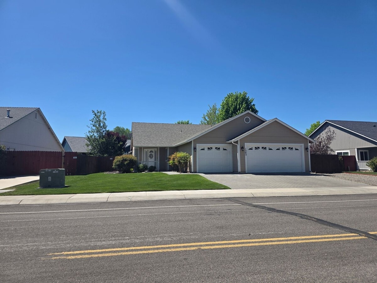 Photo - 1303 Chichester Dr